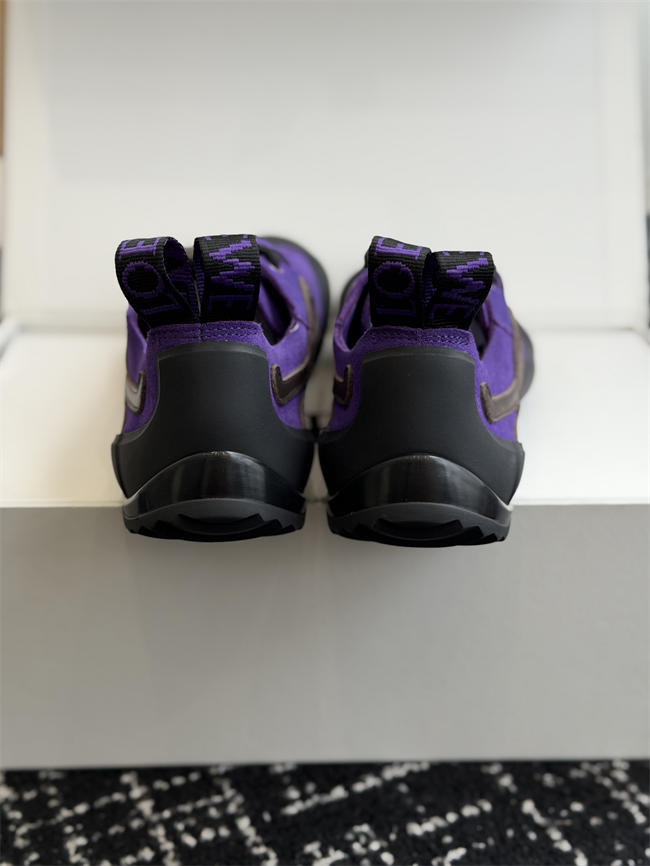 L0ew* sneaker