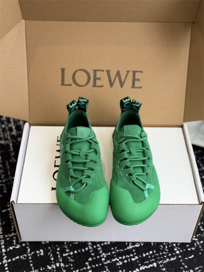 L0ew* sneaker