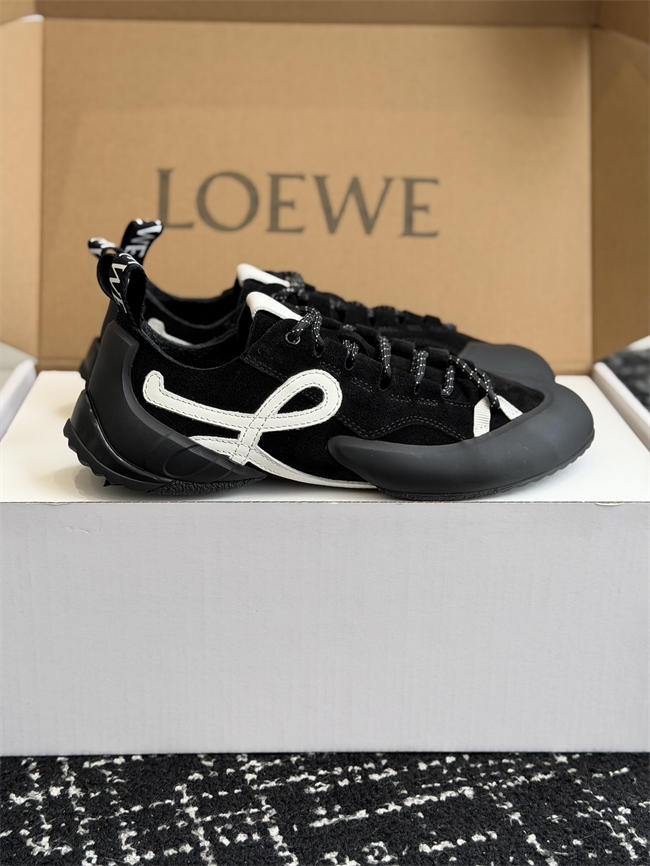 L0ew* sneaker