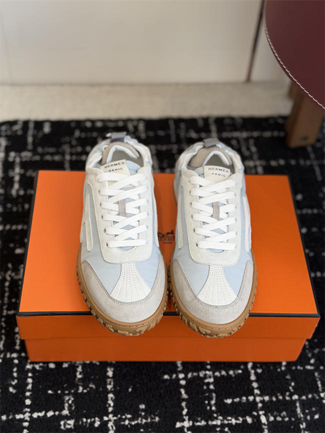 H**me5 sneaker