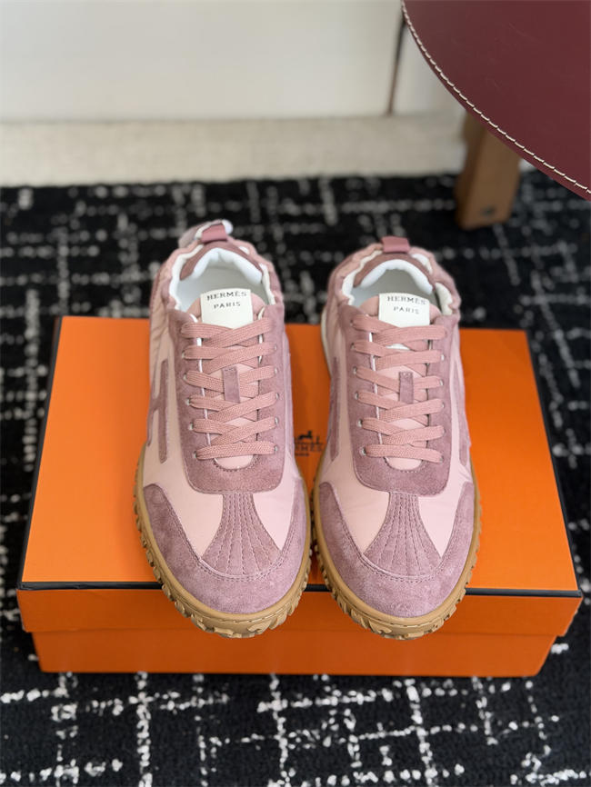 H**me5 sneaker