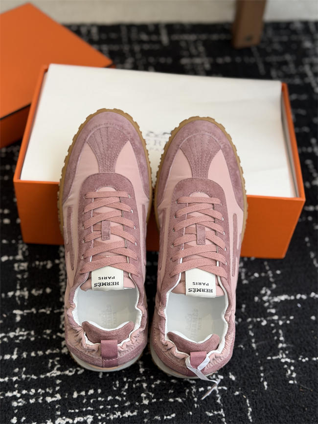 H**me5 sneaker