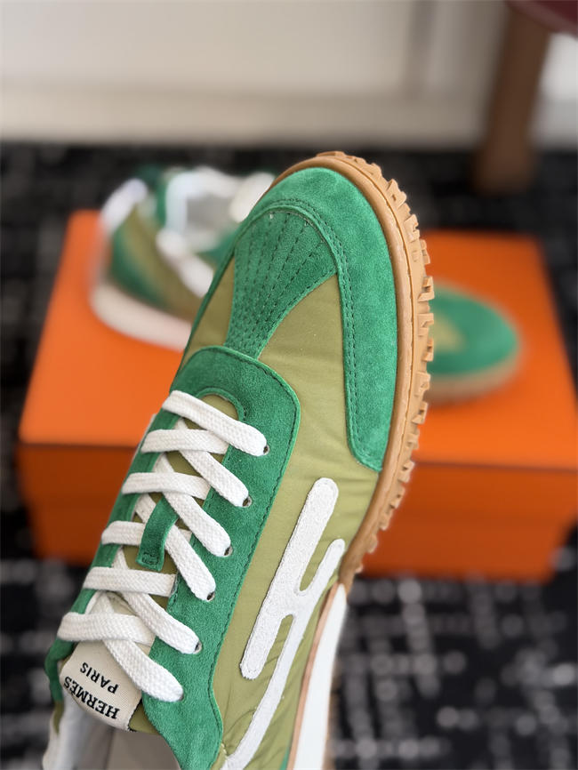 H**me5 sneaker