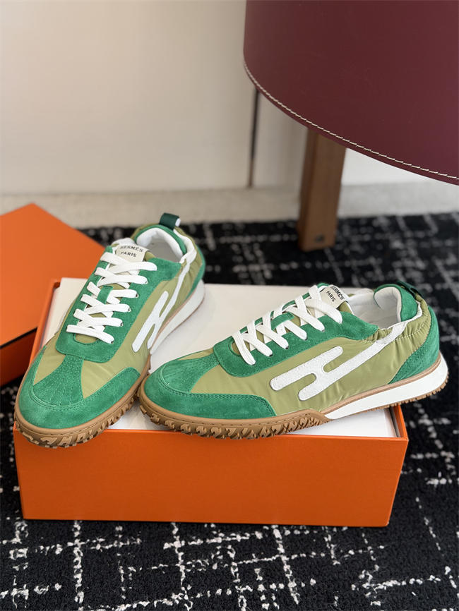 H**me5 sneaker