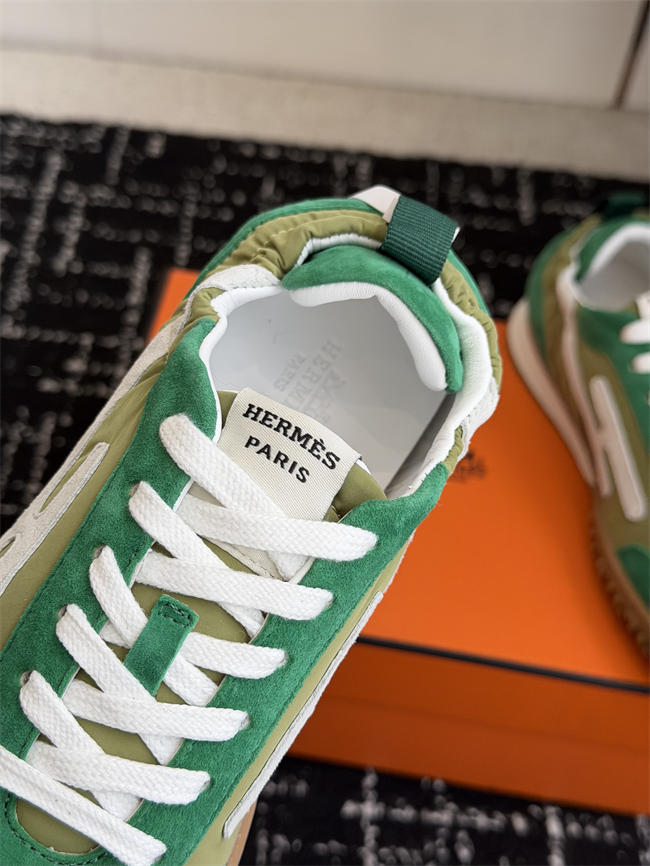 H**me5 sneaker