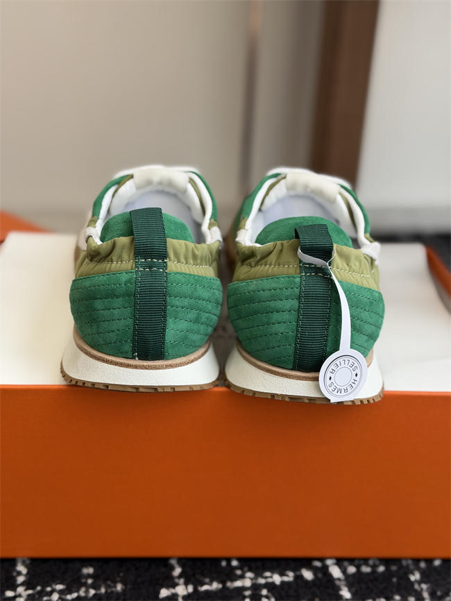 H**me5 sneaker