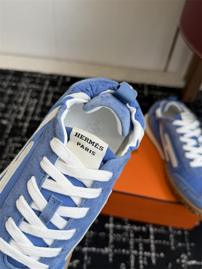 H**me5 sneaker