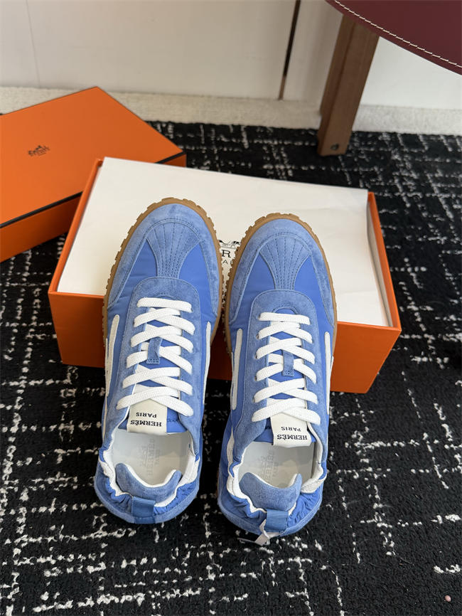 H**me5 sneaker