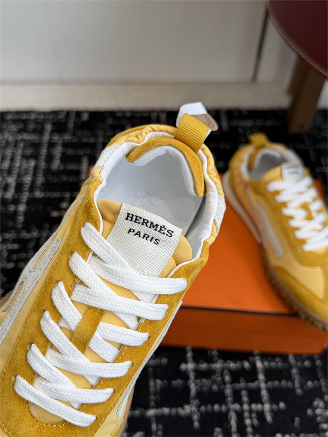 H**me5 sneaker