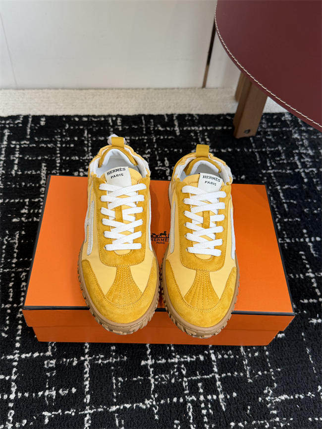 H**me5 sneaker