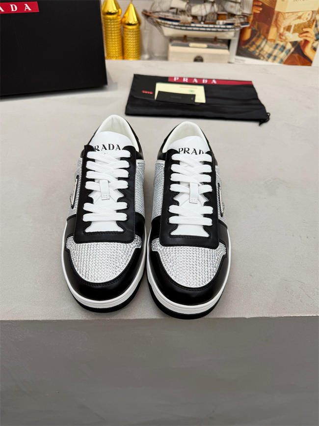 Pra*a sneaker