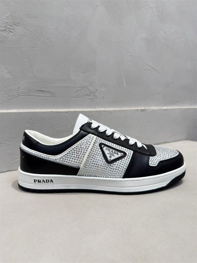 Pra*a sneaker
