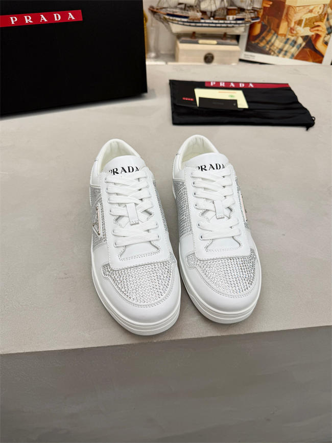 Pra*a sneaker