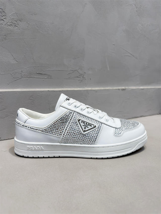 Pra*a sneaker