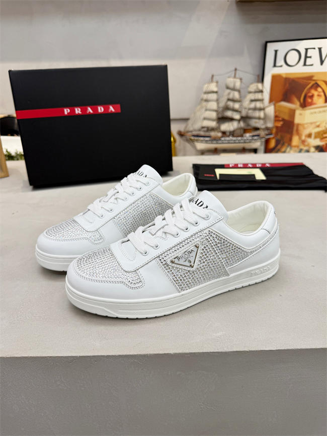 Pra*a sneaker