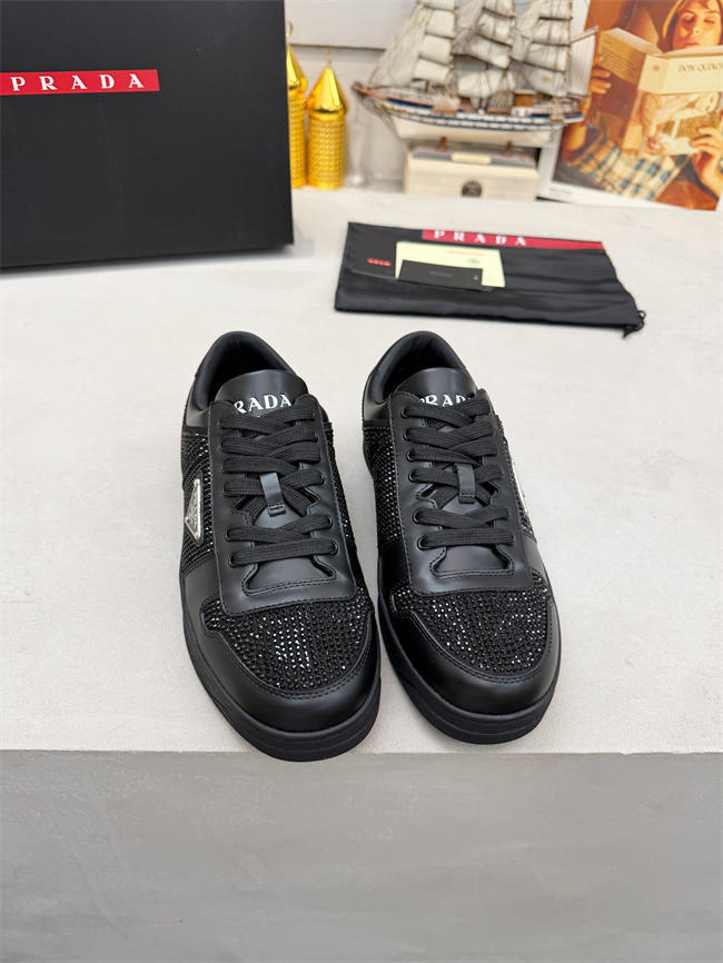 Pra*a sneaker