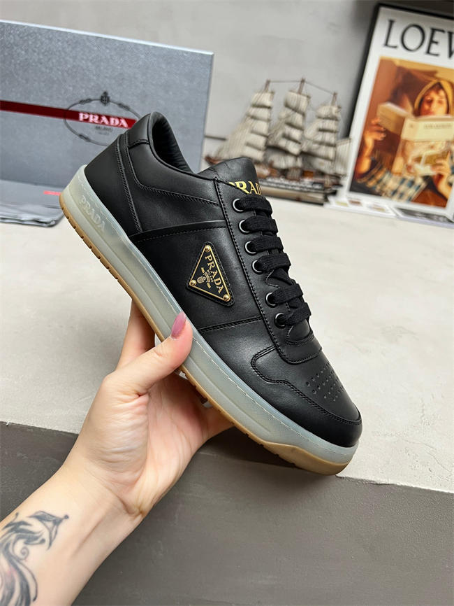 Pra*a sneaker