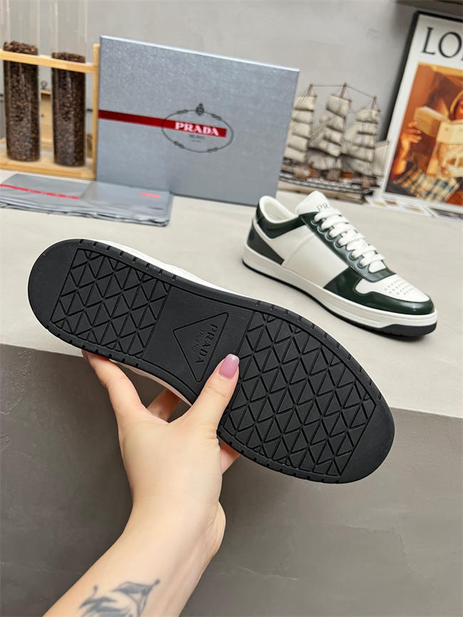 Pra*a sneaker