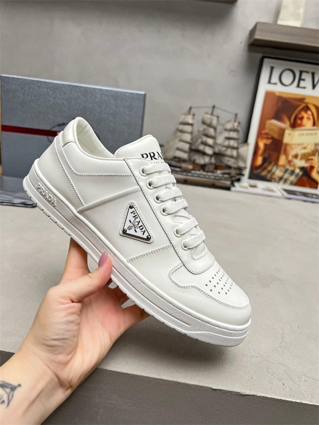 Pra*a sneaker