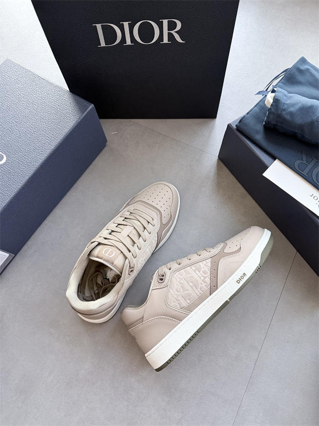 D10r b27 sneaker