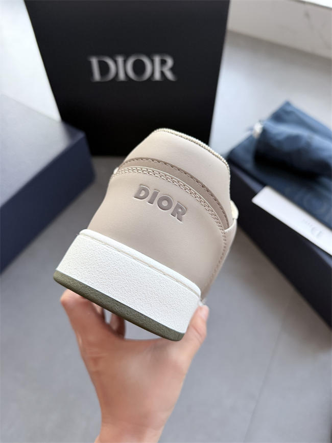 D10r b27 sneaker