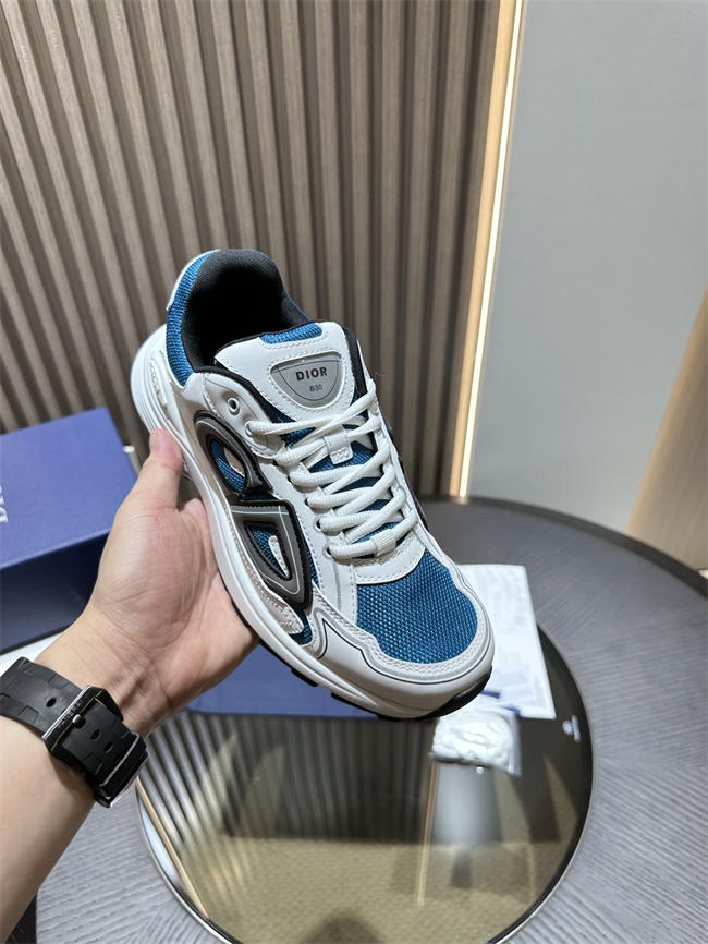 D10r b30 sneaker