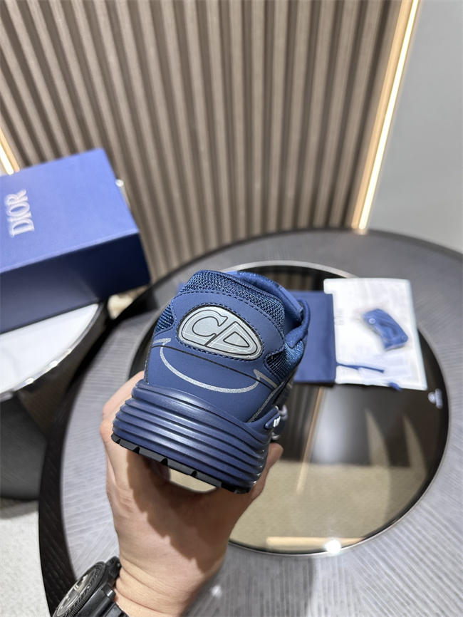 D10r b30 sneaker