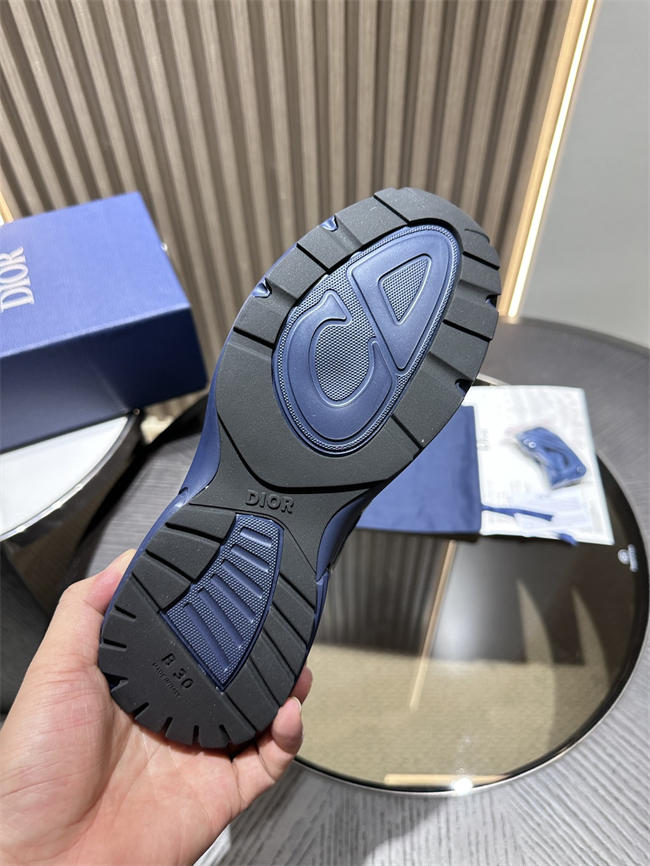 D10r b30 sneaker