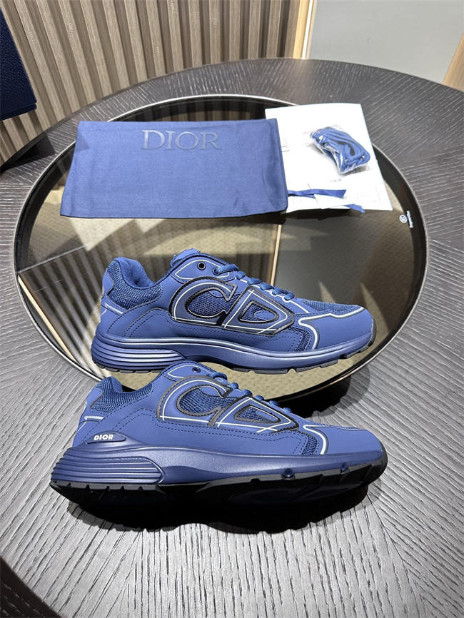 D10r b30 sneaker