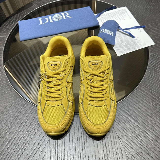 D10r b30 sneaker