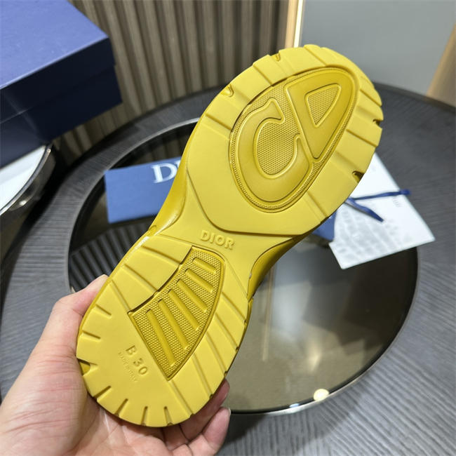 D10r b30 sneaker