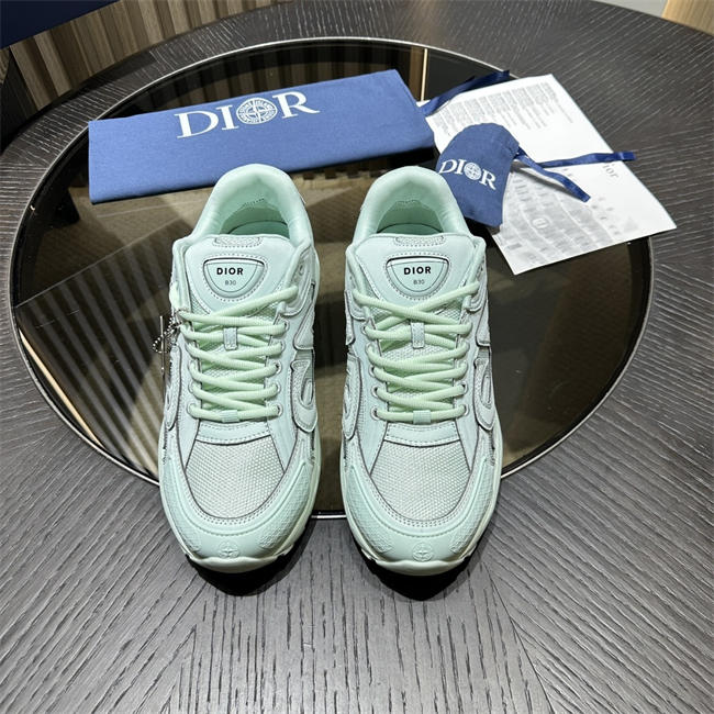 D10r b30 sneaker