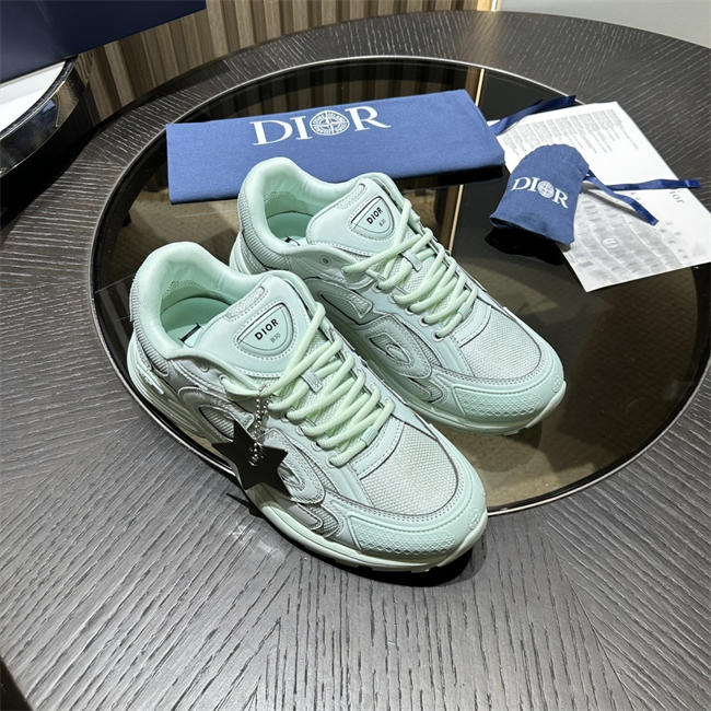 D10r b30 sneaker