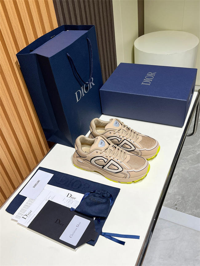 D10r b30 sneaker