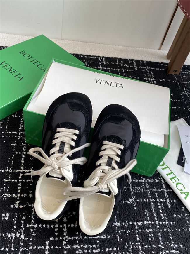 b0tt*ga Ven*ta sneaker