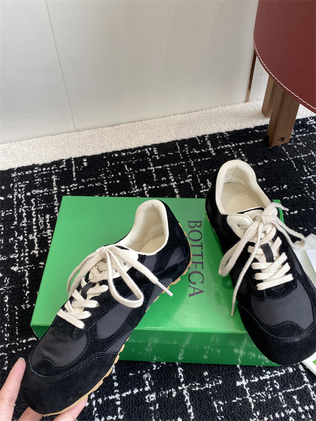 b0tt*ga Ven*ta sneaker