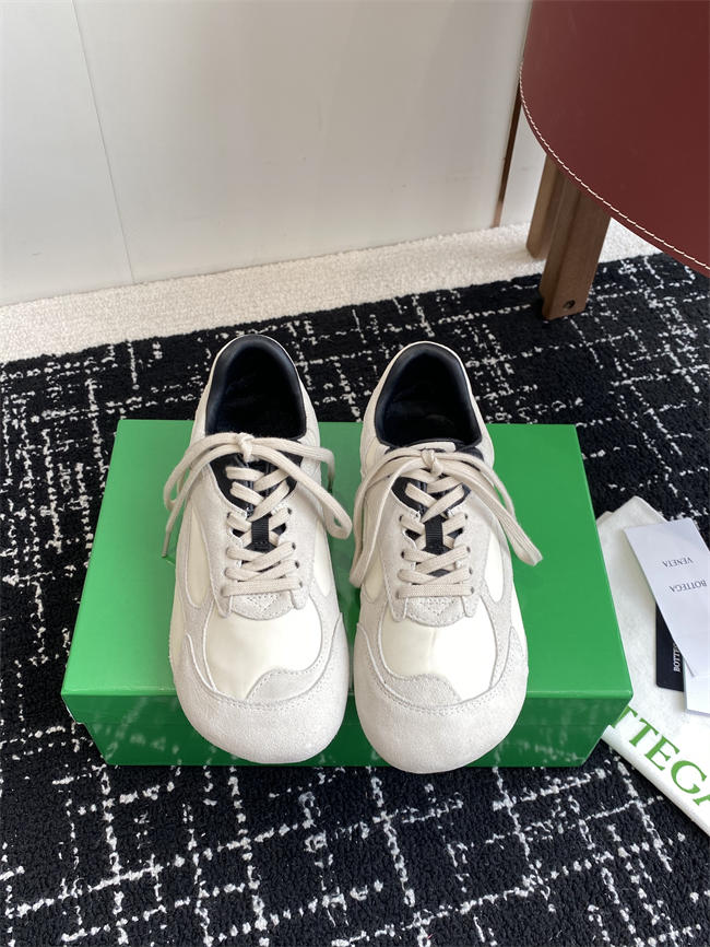 b0tt*ga Ven*ta sneaker