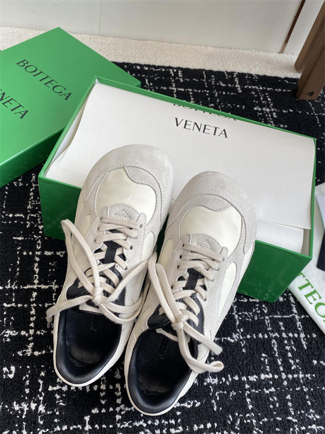 b0tt*ga Ven*ta sneaker