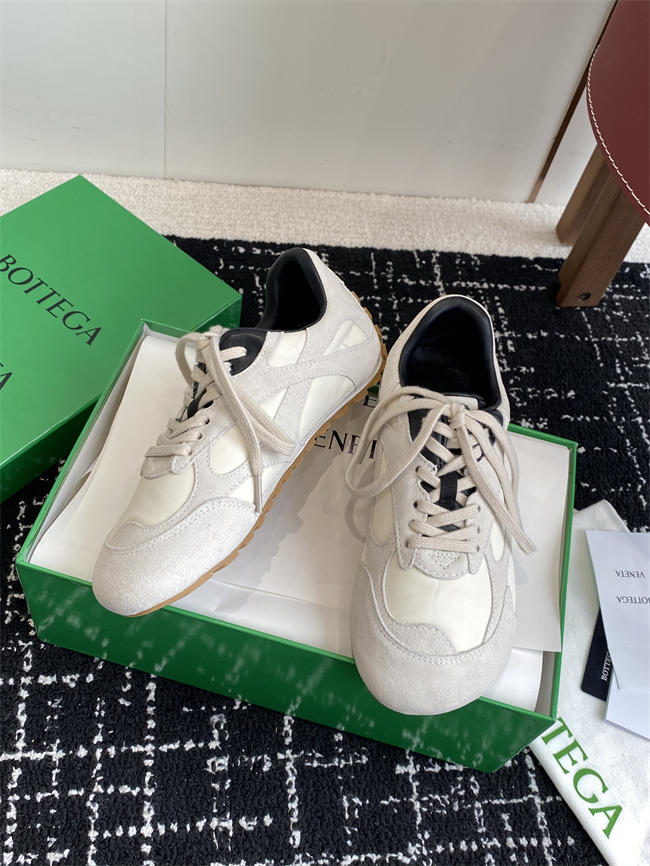 b0tt*ga Ven*ta sneaker