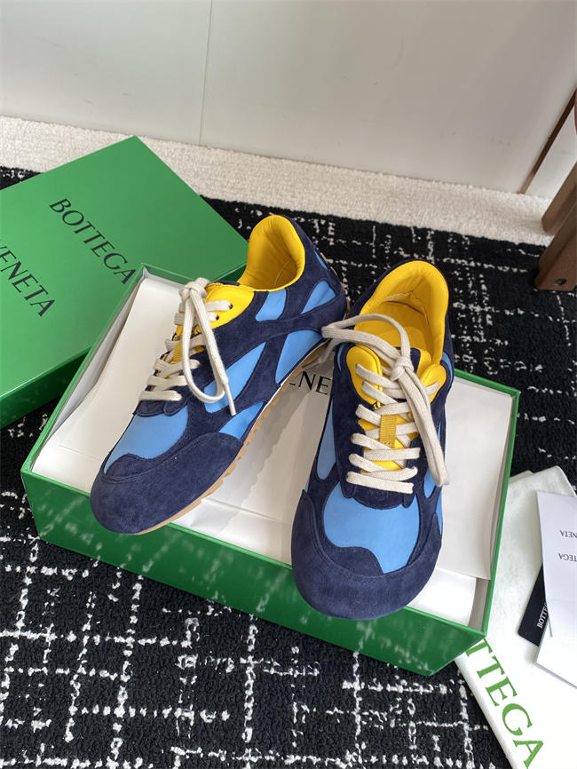 b0tt*ga Ven*ta sneaker