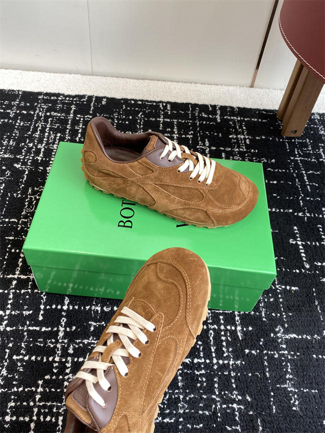 b0tt*ga Ven*ta sneaker