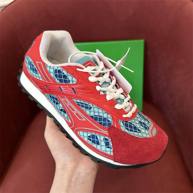 b0tt*ga Ven*ta sneaker