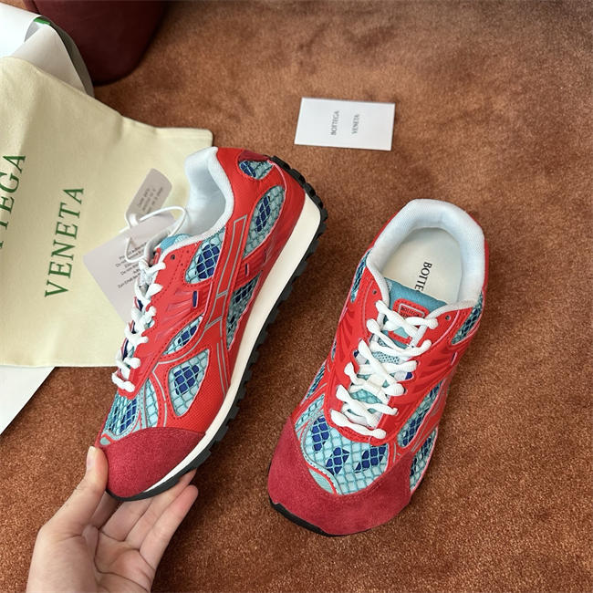 b0tt*ga Ven*ta sneaker