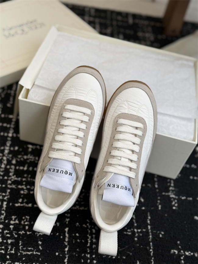 Mcqv*en sneaker
