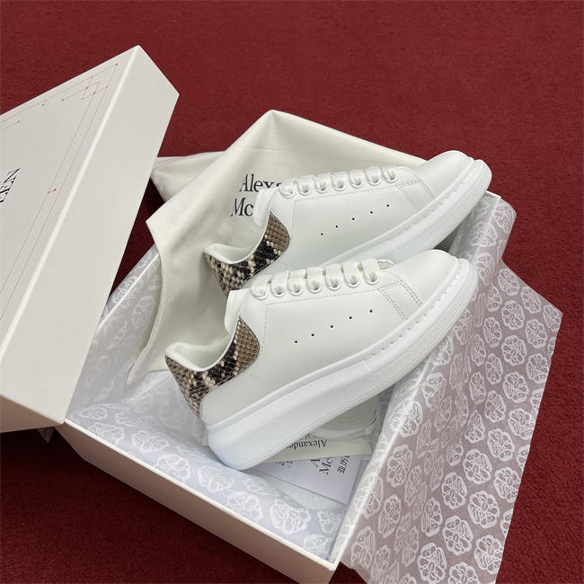 Mcqv*en sneaker