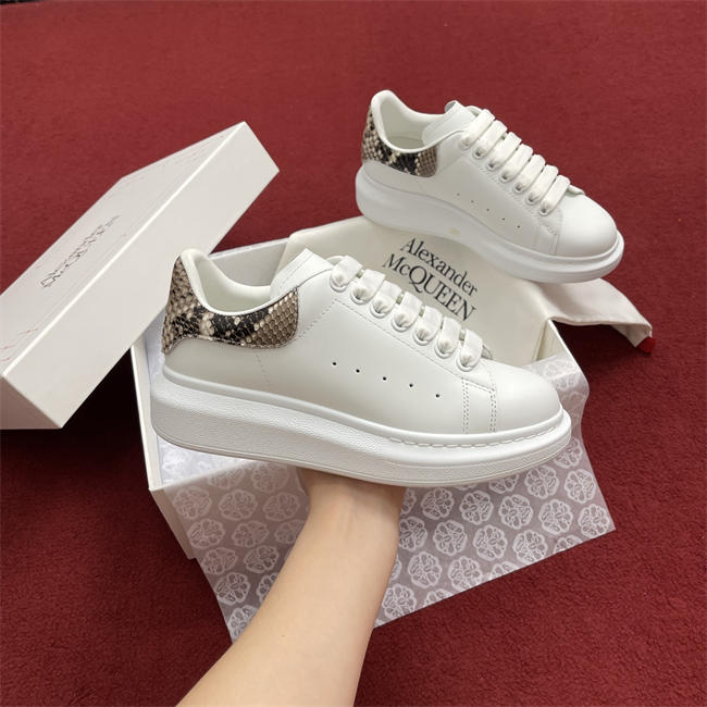 Mcqv*en sneaker