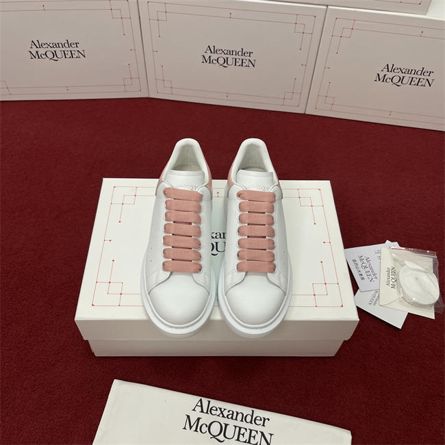 Mcqv*en sneaker