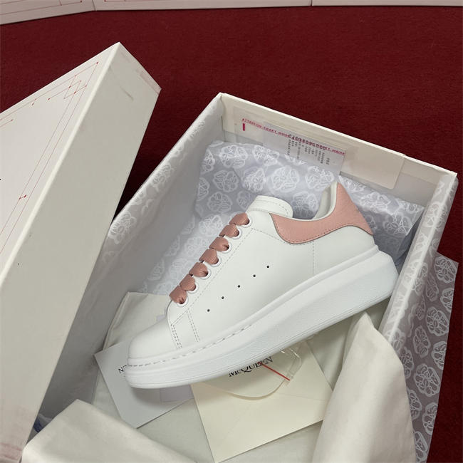 Mcqv*en sneaker