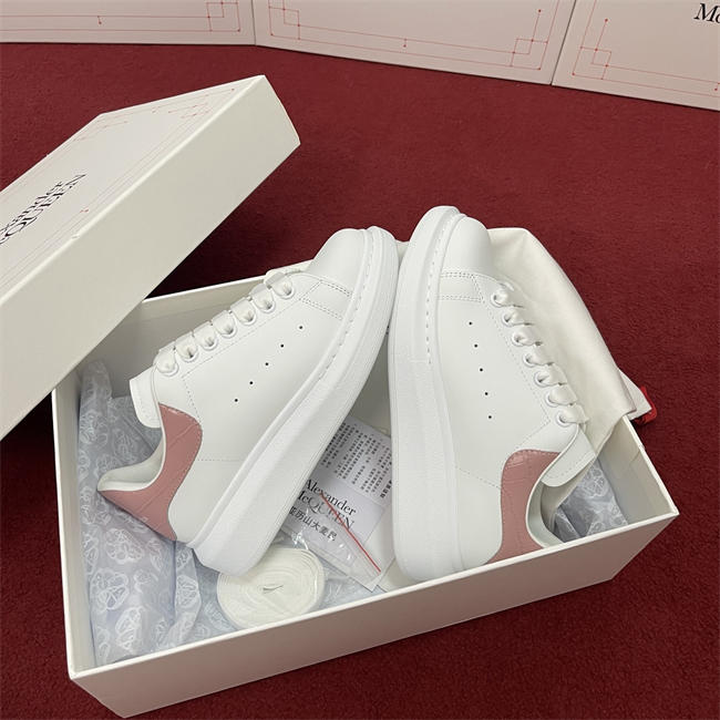 Mcqv*en sneaker