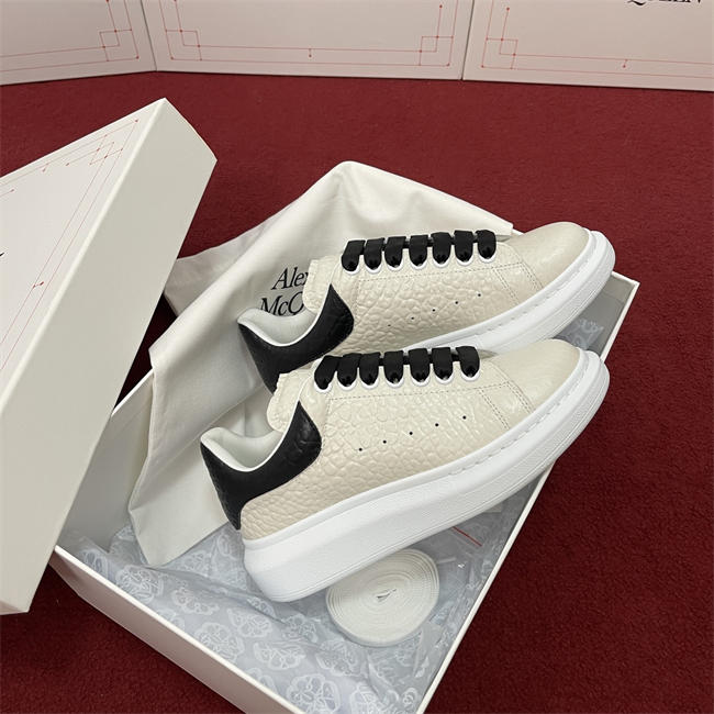 Mcqv*en sneaker